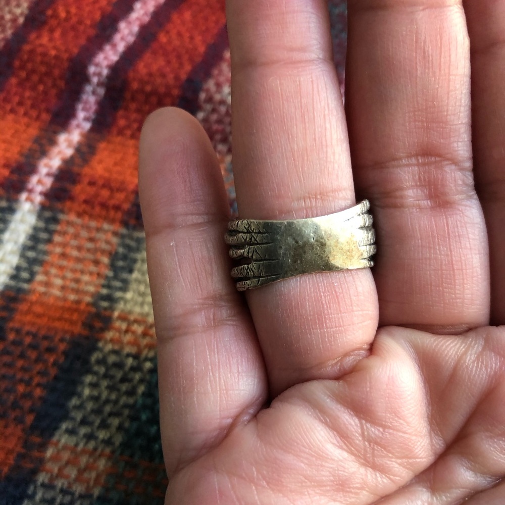 🌷 Chunky Cocktail Ring - Picture 3 of 5